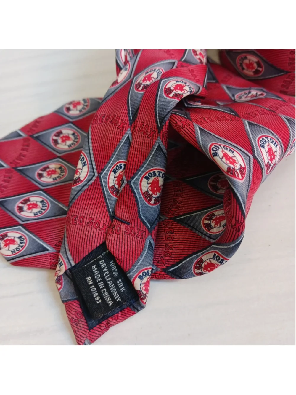 Boston Red Sox Baseball MLB 100% Silk Neck Tie Red Blue Diamond Design Logo